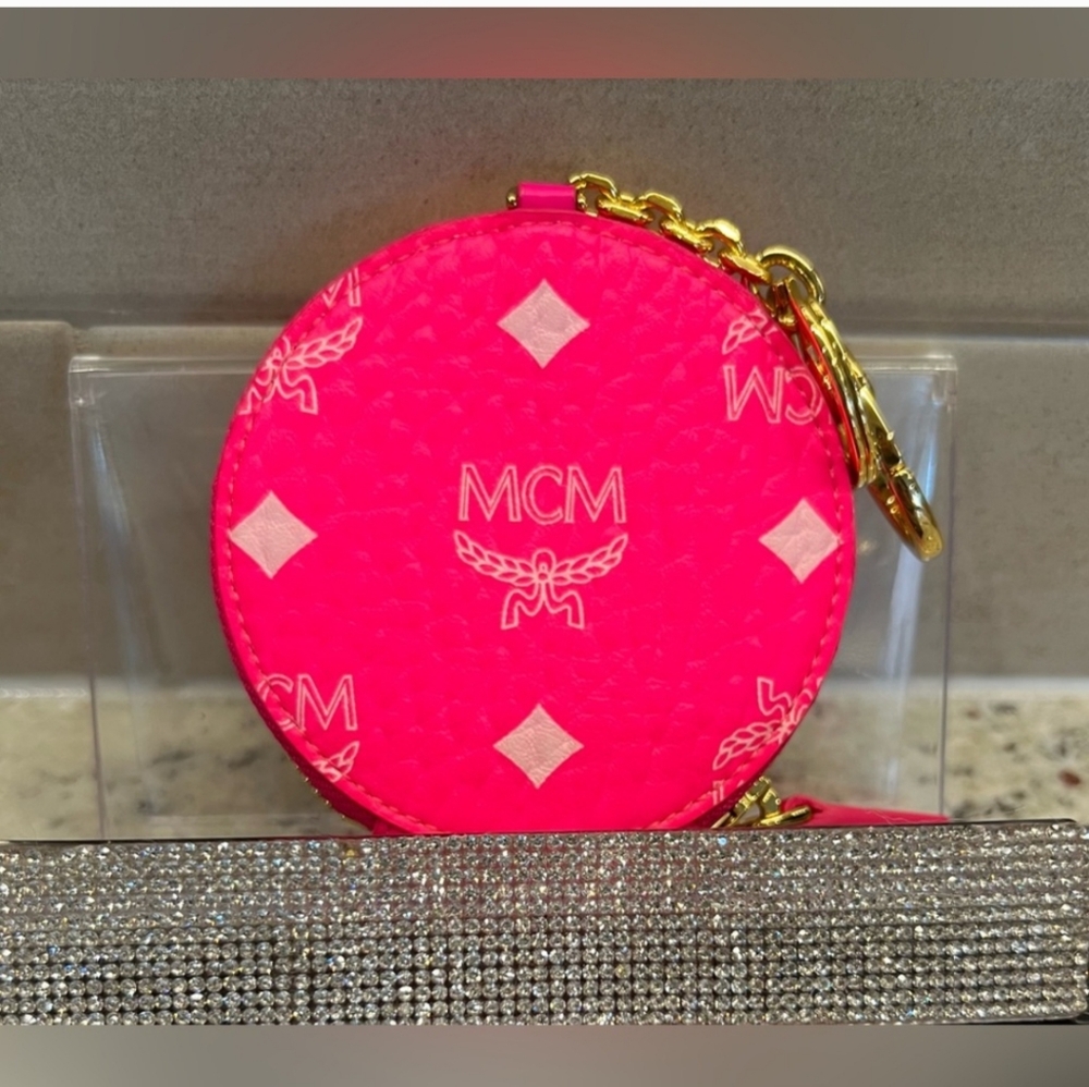 Breast Cancer Awareness PINK BAG GAME! Tuesday October 7th @11 Am Eastern - Picture 3 of 3